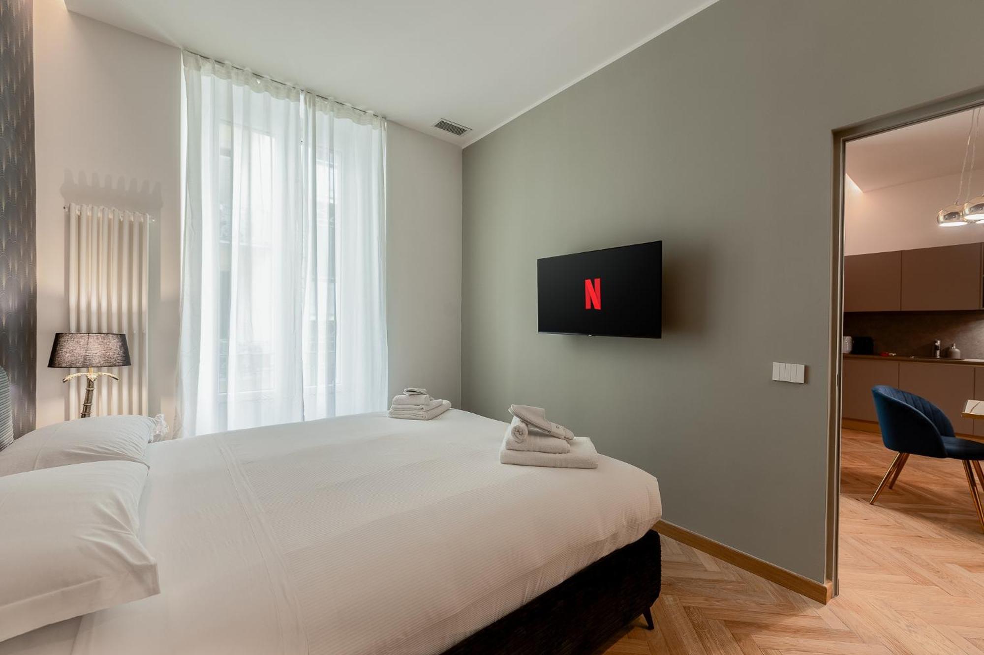 Luxury Apartment - Near Stazione Centrale Мілан Екстер'єр фото